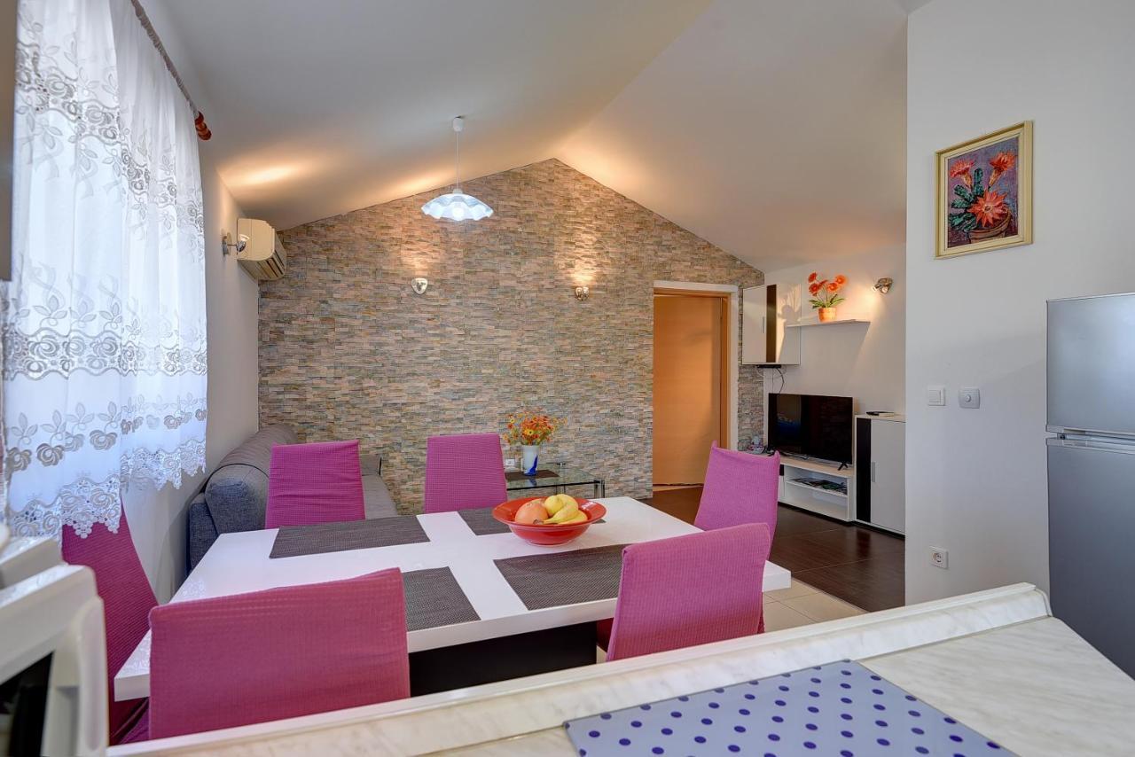 Holiday Home Jasminka Медулин Екстериор снимка