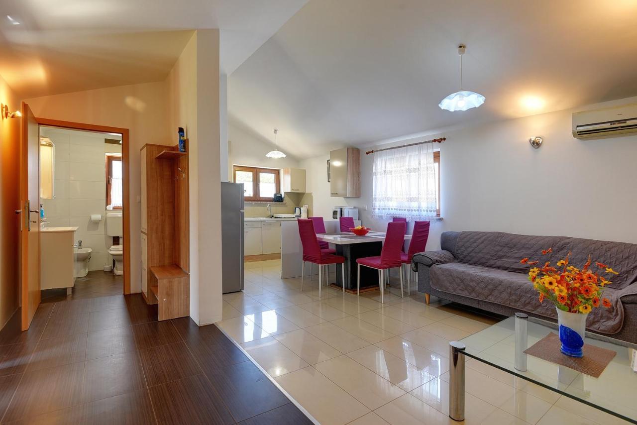 Holiday Home Jasminka Медулин Екстериор снимка
